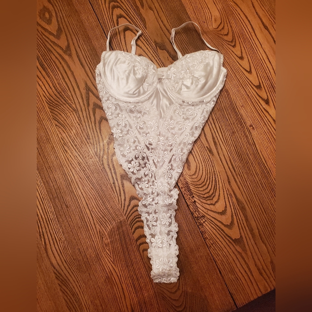 No name Vintage Lingerie White Lace Flowers High Waisted Super Sexy